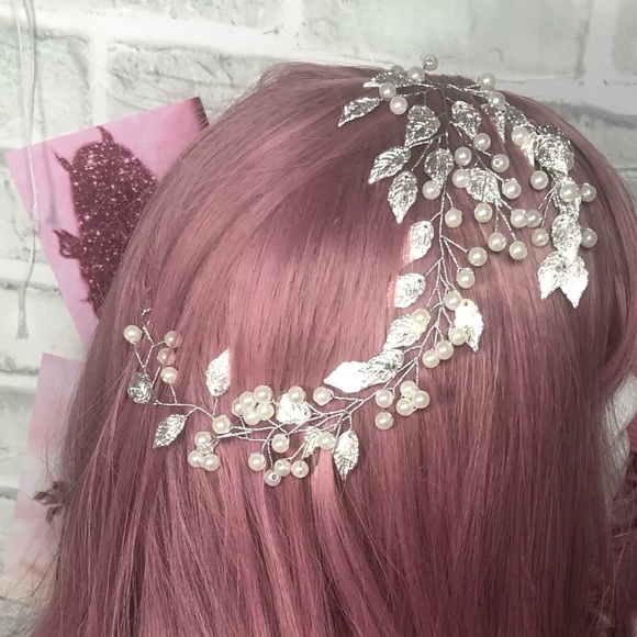 Beautiful Decorative Headpiece, of Faux Pearls and Hammered Silver Leaves. - Picture 4 of 5
